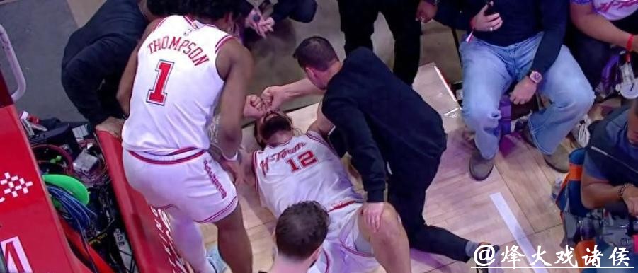 火箭遭重创！亚当斯脚踝三级扭伤将无限期缺阵 可能会赛季报销